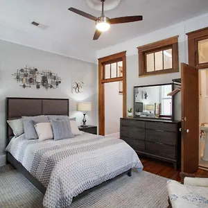 **** Bed & Breakfast 101 E Waldburg - Cozy Just Off Of Forsyth Park United States